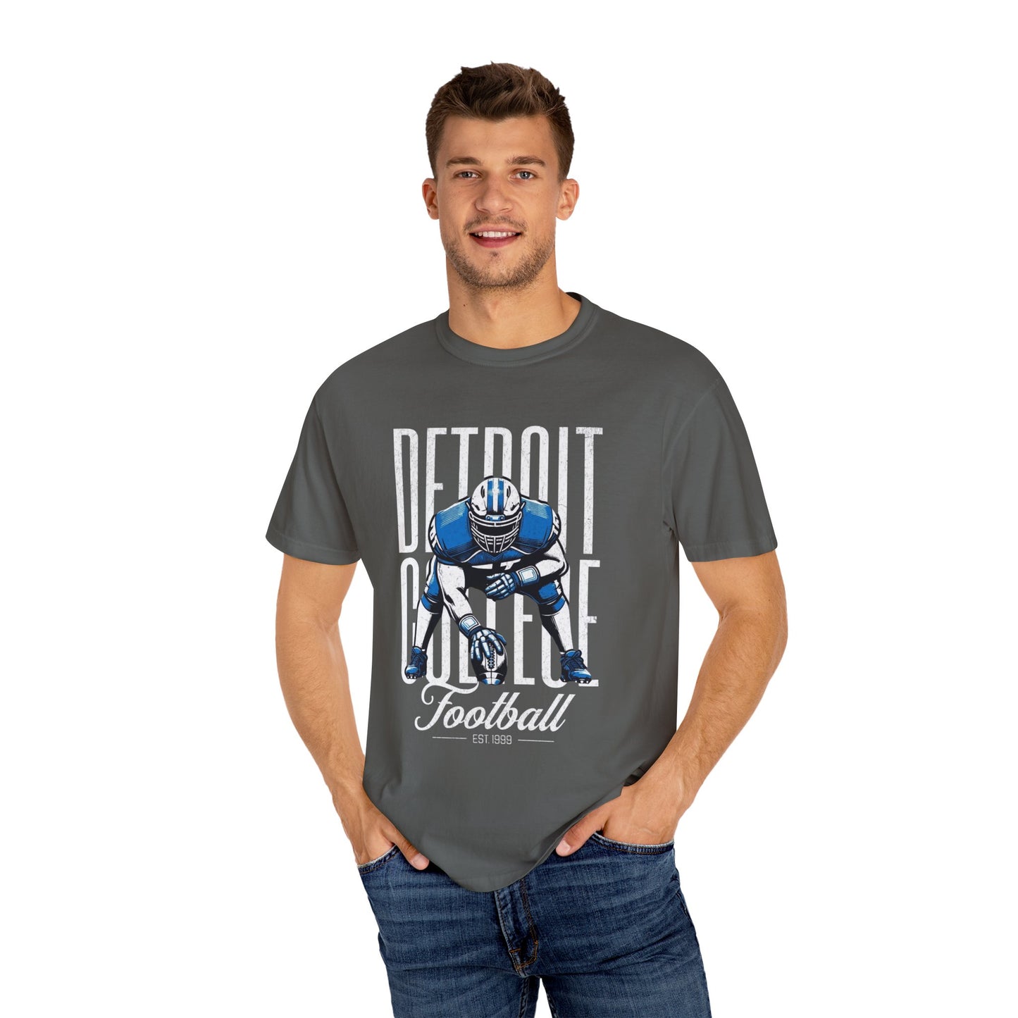 VMan's intage Detroit College Football T-Shirt, Graphic Tee for Game Day, Sports Fan Apparel, Casual Wear, College Team Gifts