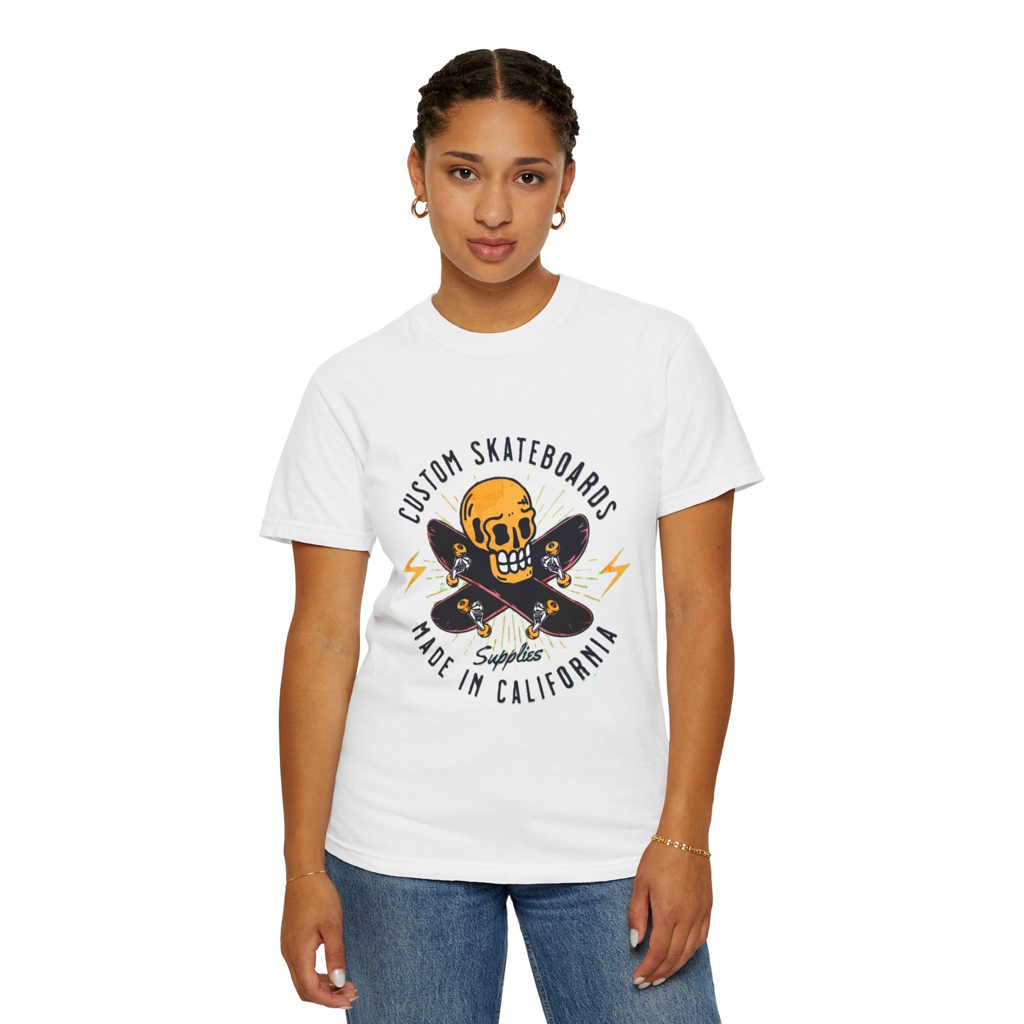 Custom Skull Skateboard T-Shirt, Unisex Graphic Tee, Casual Wear, Skateboarder Gift, California Vibes