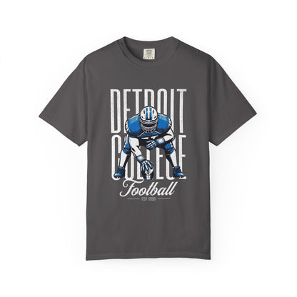 VMan's intage Detroit College Football T-Shirt, Graphic Tee for Game Day, Sports Fan Apparel, Casual Wear, College Team Gifts