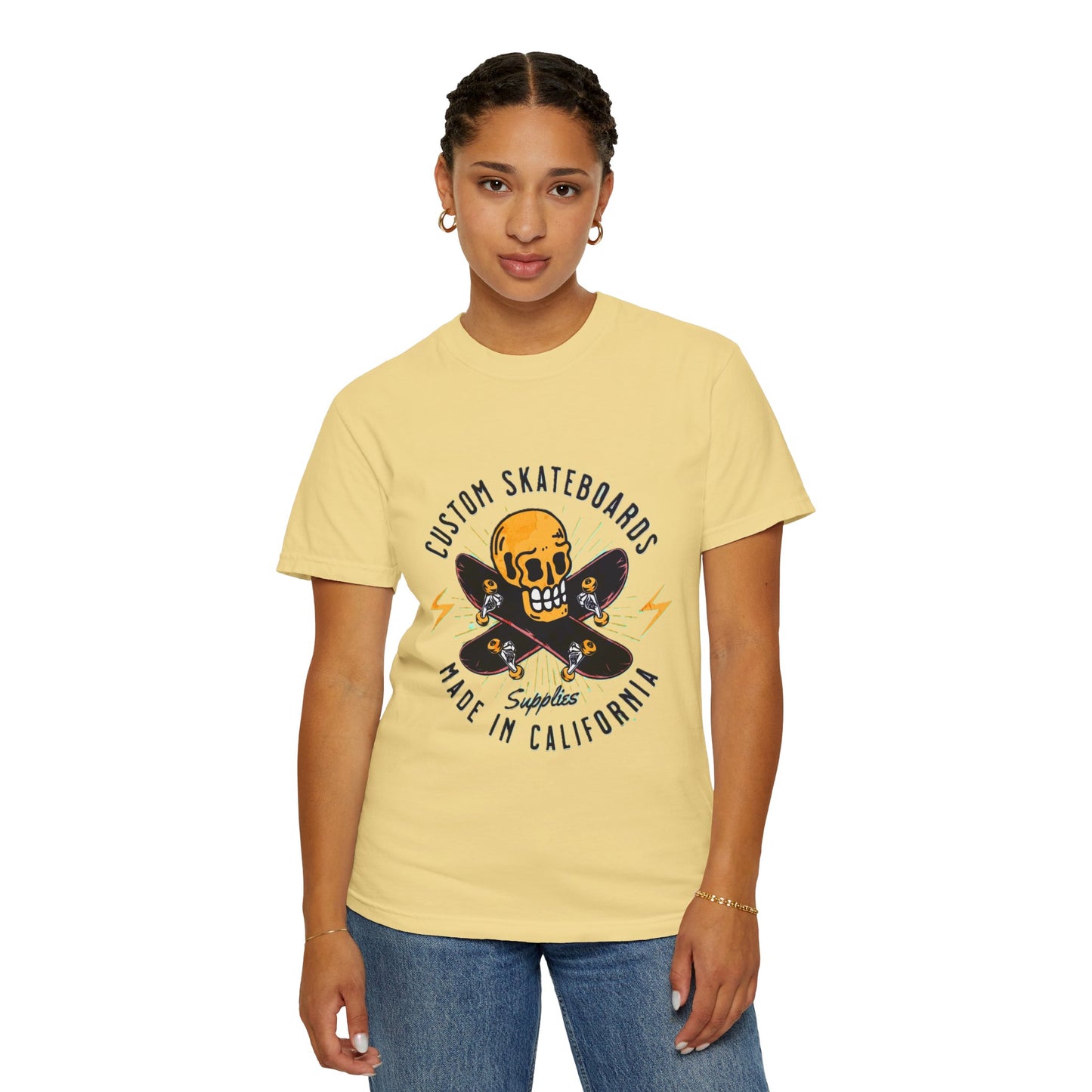 Custom Skull Skateboard T-Shirt, Unisex Graphic Tee, Casual Wear, Skateboarder Gift, California Vibes