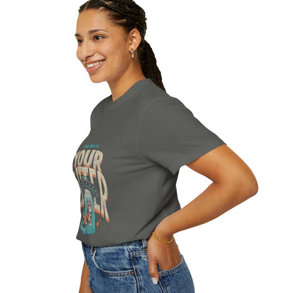 Alien-Inspired Unisex T-shirt, Playful Graphic Tee, Gift for Sci-Fi Fans, Casual Everyday Wear, Fun 90s Nostalgia
